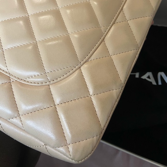 Chanel Jumbo Single Flap - Picture 7 of 9